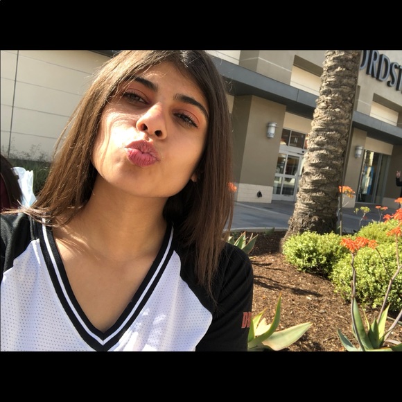 Meet your Posher, Nagham - Picture 1 of 1